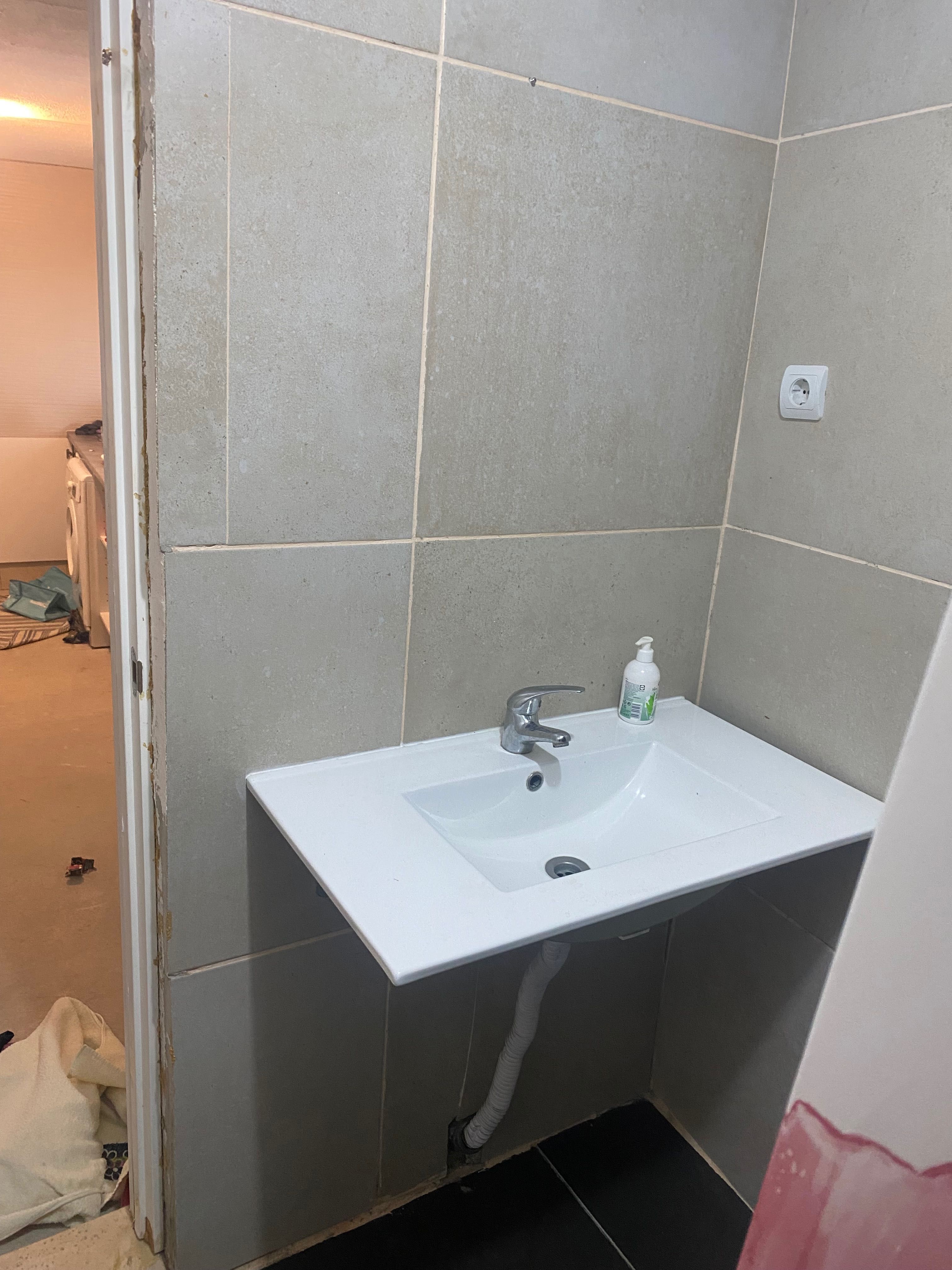 Casa com 1 quarto cozinha e wc