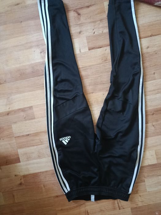 Спортивні штани Adidas на лампасах