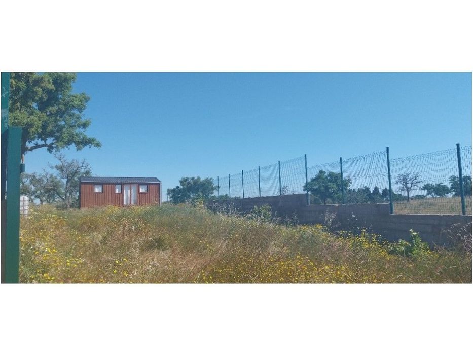 QUINTA (c/ casa de madeira)