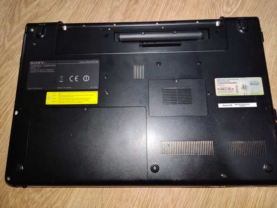 Sony VAIO VPC-EC2S0E 17.3 i7 4gb 120SSD