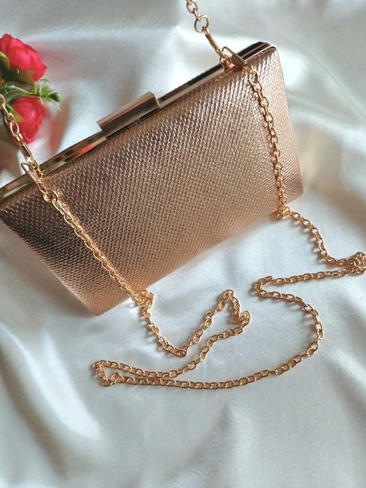 Wieczorowa kopertówka - Karbowane złoto