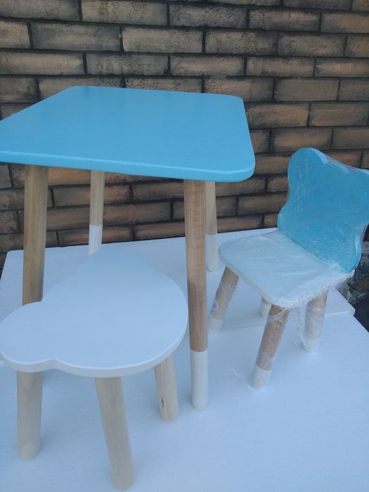 Стіл столик стілець