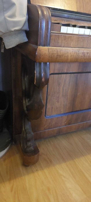 Przedwojenne pianino +stołek