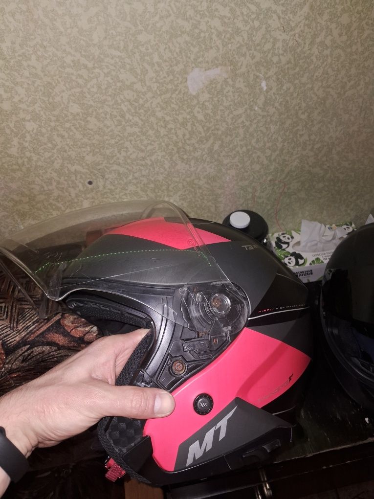 Шлем MT Helmets .