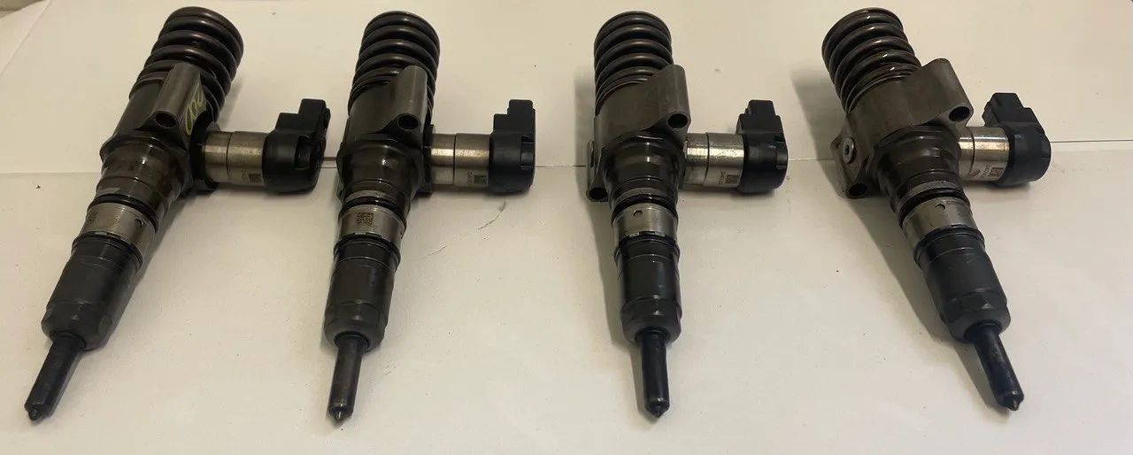 WTRYSK SIEMENS 03G130073T 03G130073M PASSAT B6 2.0 TDI 17O KM / BMN BMR BRD 170KM LEON OCTAVIA II 2 TOURAN GOLF V 5 CC B7  TIGUAN EOS TOLEDO SKODA  SUPERB II  POMPOWTRYSKI POMPOWTRYSKIWACZE SIEMENS CONTINENTAL