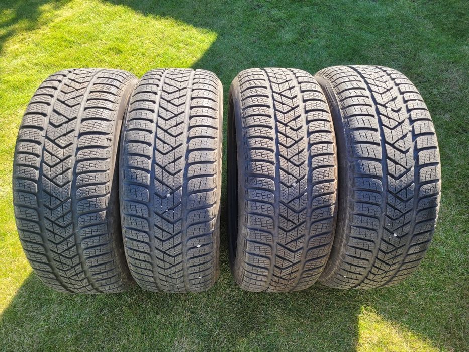 Opony zimowe 2023r Pirelli Sottozero 3  215/55 r17