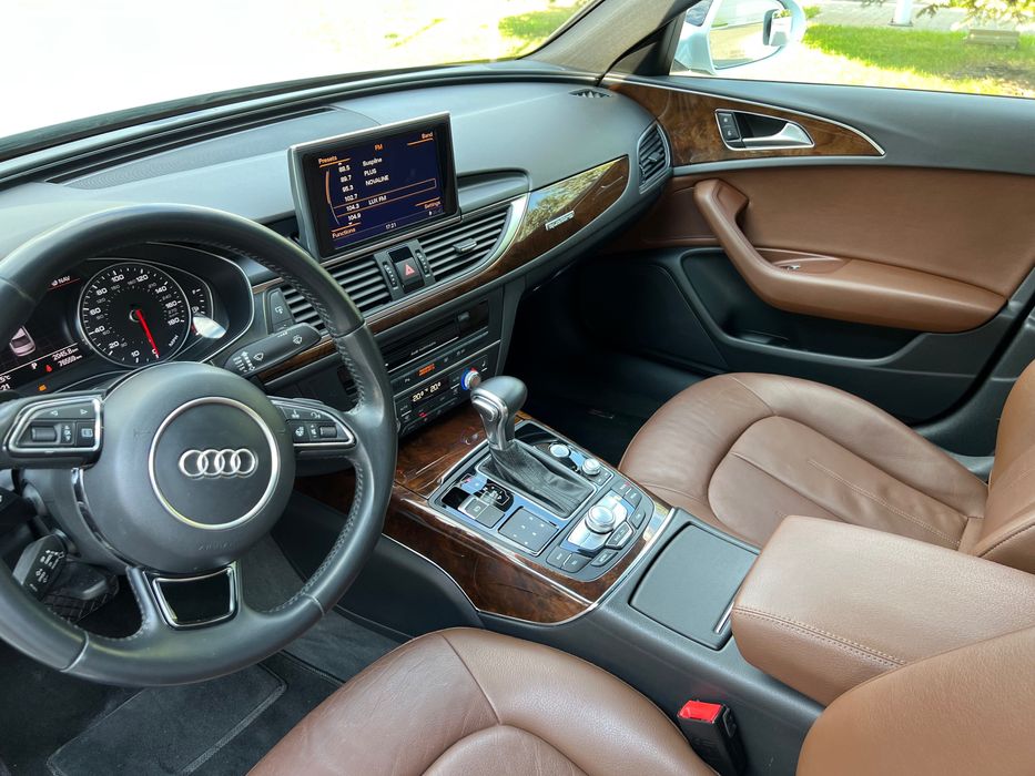 Продам свой автомобиль Audi A6 2015