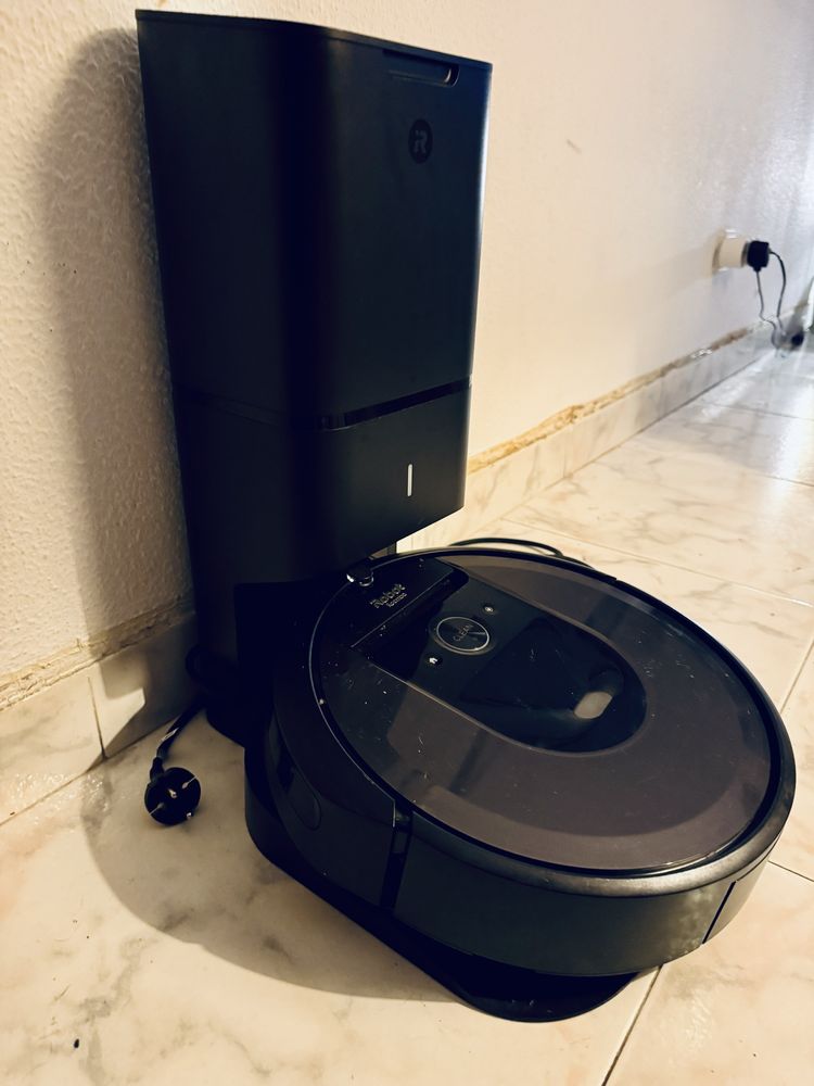 Aspirador Roomba i7+ inteligente automatico com clean base
