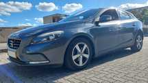 Volvo V40 Kinetic_1.6 D2_2014_127.000 km