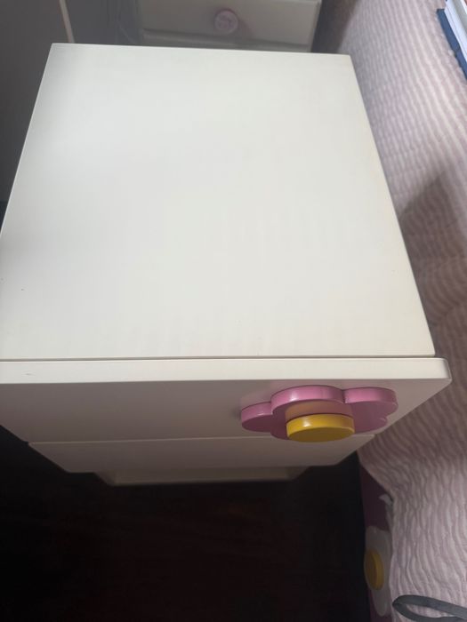 Mobília de quarto com cama de gavetão + secretária + colchão