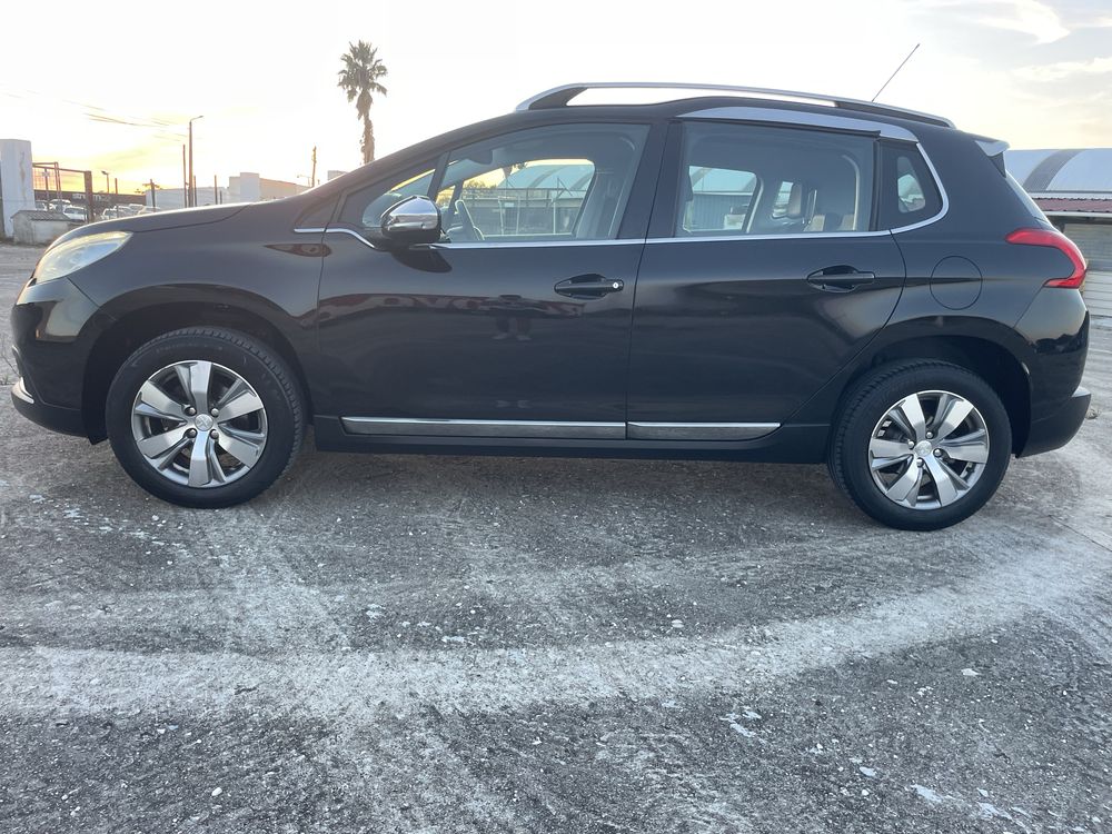Peugeot 2008 1.2 pure tech allure