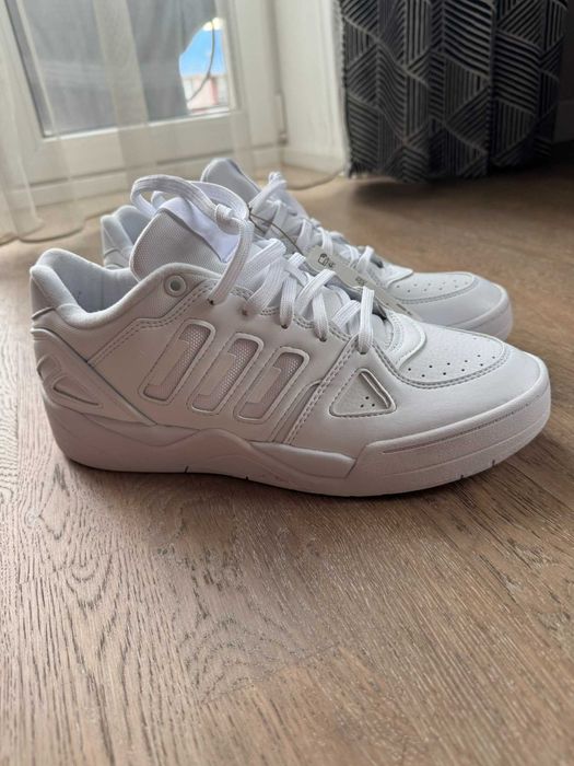 Кросівки Adidas men's midcity low shoes