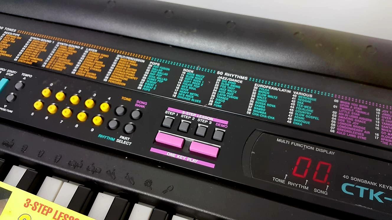 Keyboard Casio z podświetlanymi klawiszami