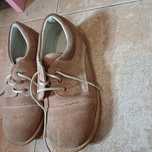 Sapatos tamanho: 32