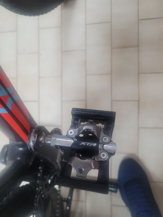 Vendo bike SPECIALIZED em carbono e capacete