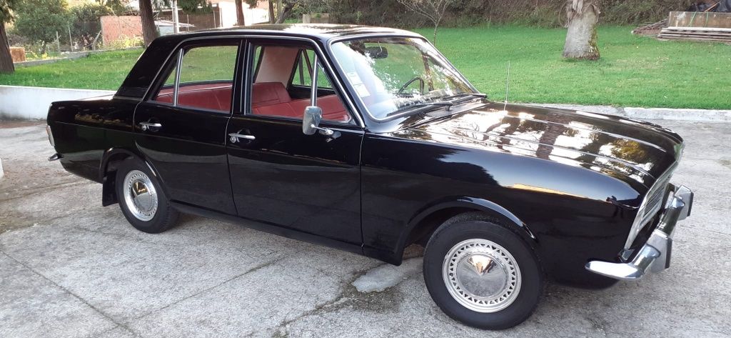 Ford cortina deluxe