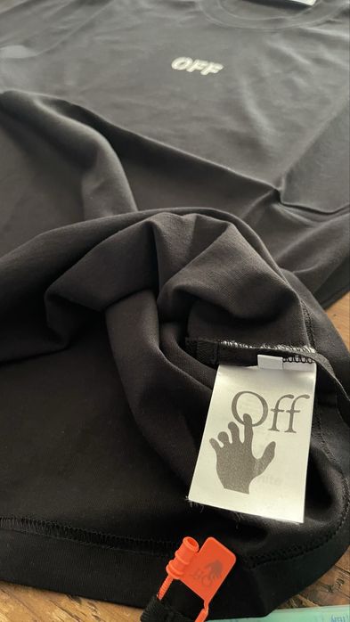 T Shirt Off de Homem Preta