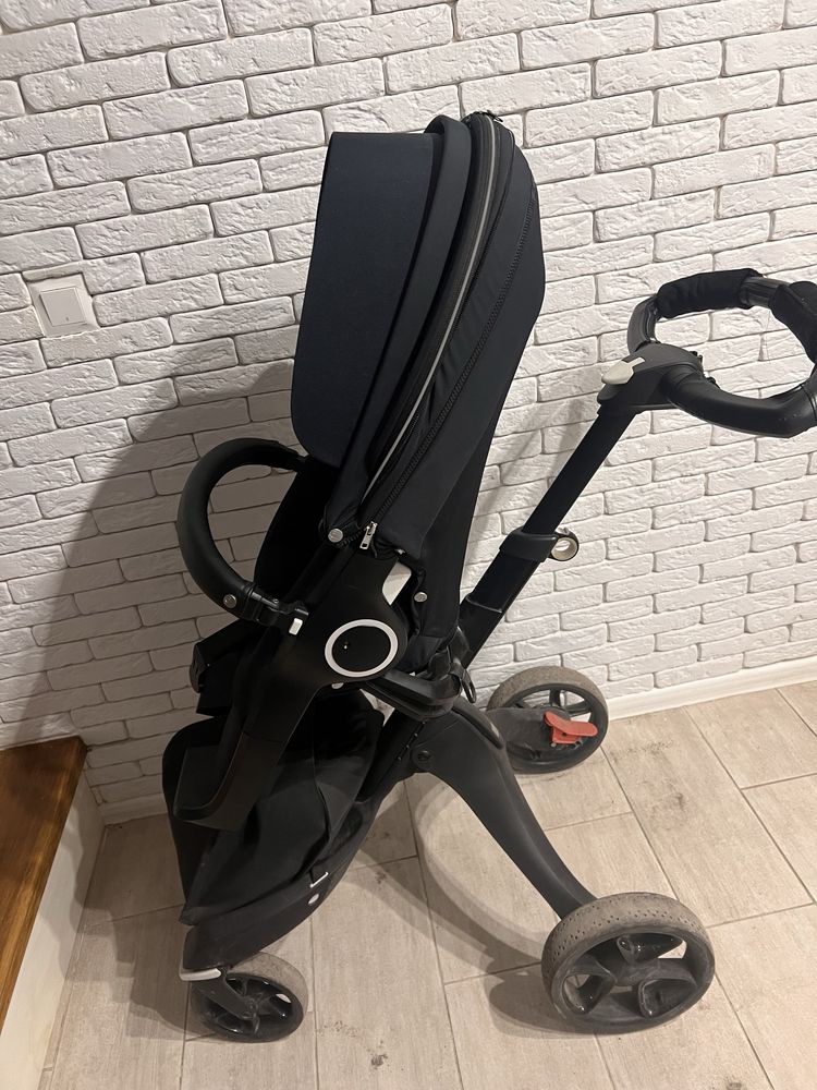 Продам коляску Stokke v6