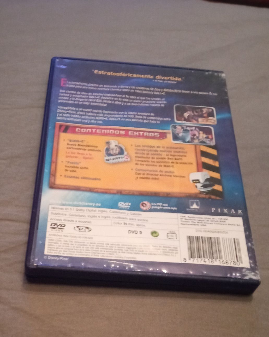 Livro e DVDs Infantis Walle.E Usados
