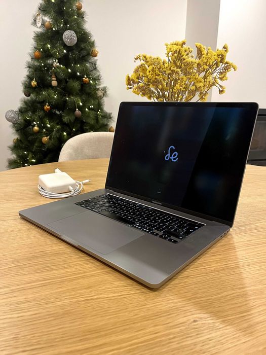 MacBook Pro 16” (2019) — 32 GB RAM | 1 TB SSD