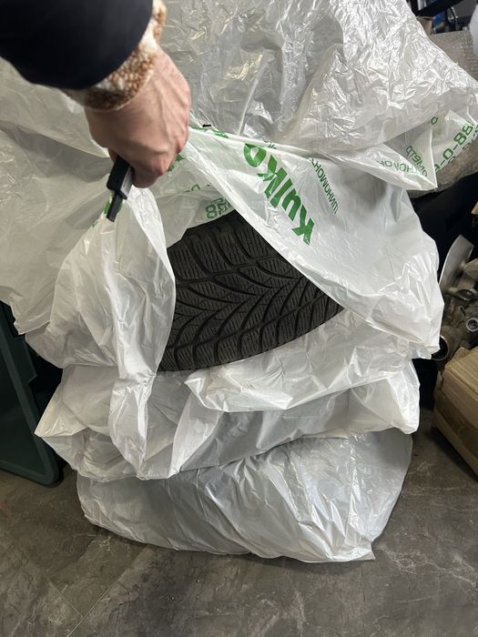 Goodyear UltraGrip Ice 2 245/45 R19 102T XL FP