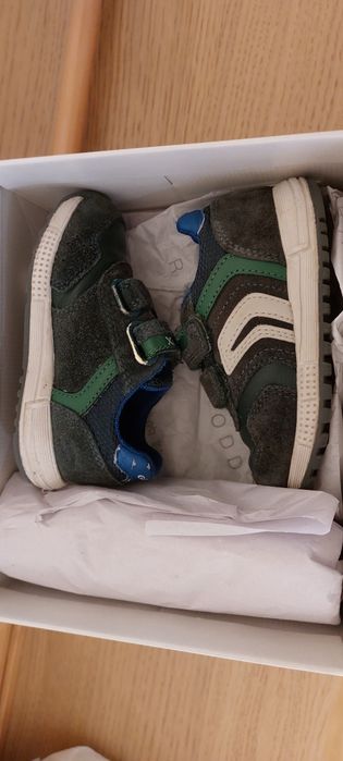 Sapatinhas geox tamanho 22