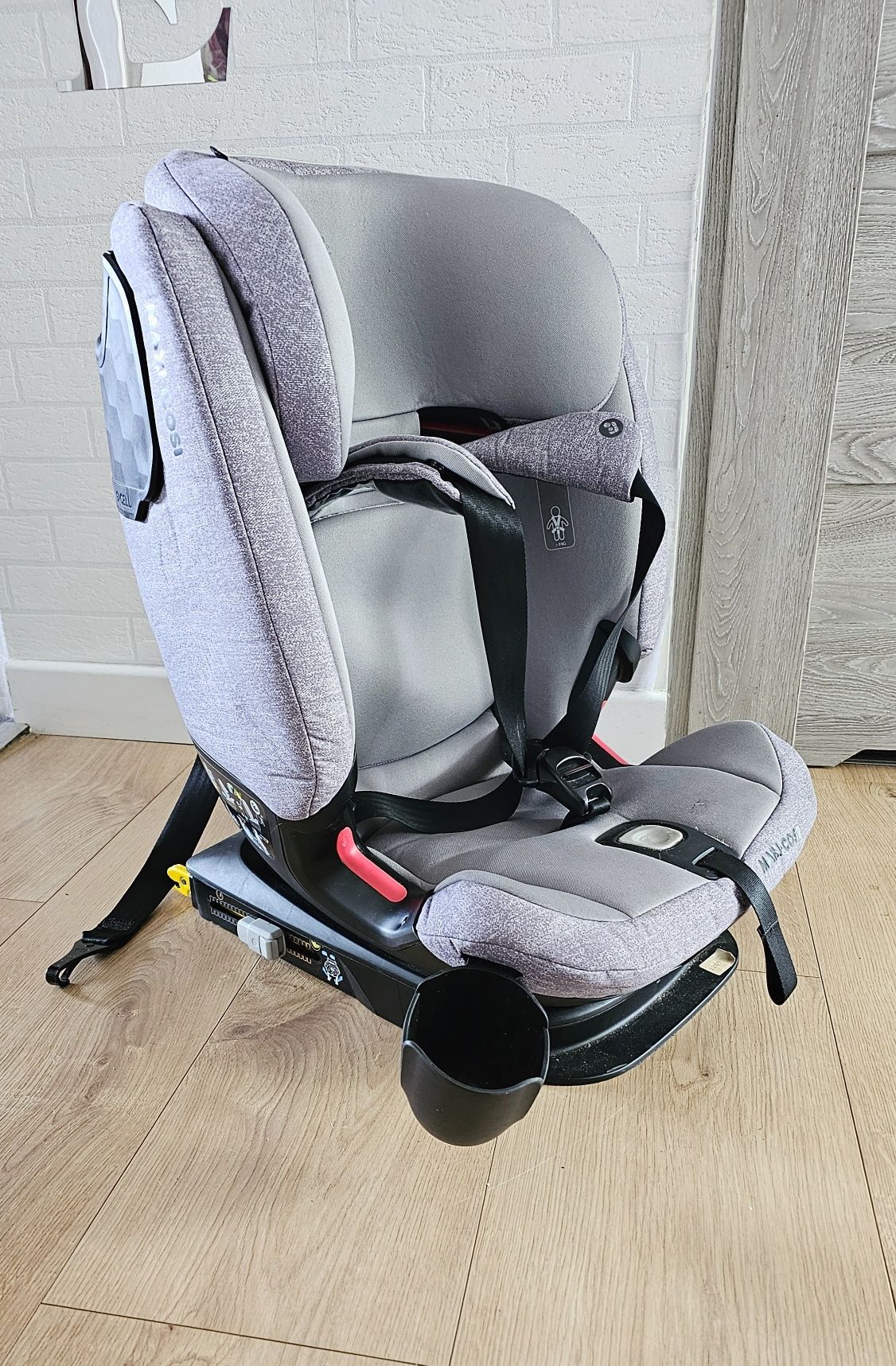Fotelik samochodowy Maxi Cosi Titan pro isofix 6-36