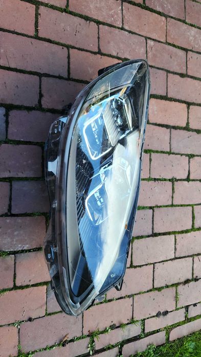 Lampa / Reflektor uszkodzony prawa EU FORD KUGA MK3 III FULL LED 2020