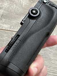 Ручка з акумулятором Nikon MB-D12 (бустер) оригінал