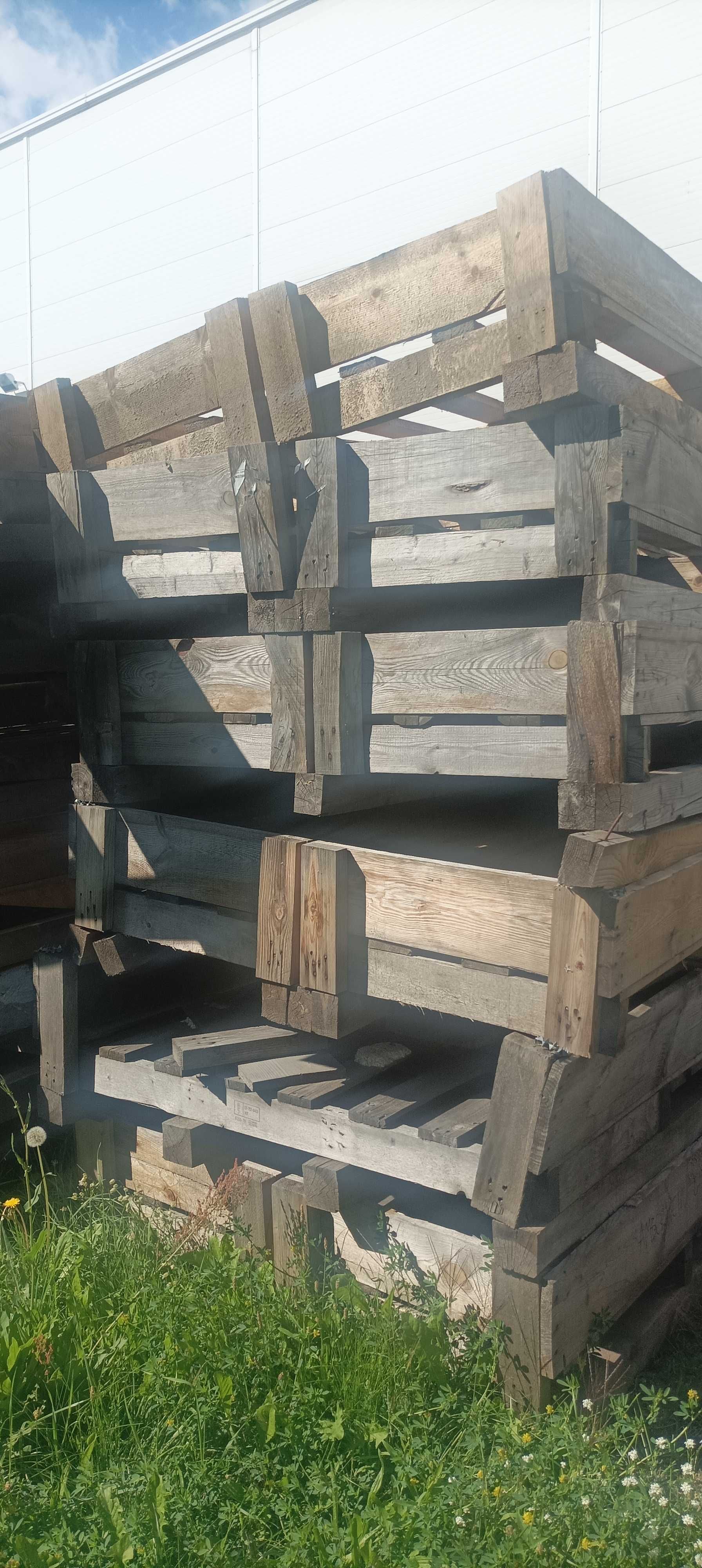 Sprzedam uszkodzone SKRZYNIO-PALETY drewniane 136x264 cm .