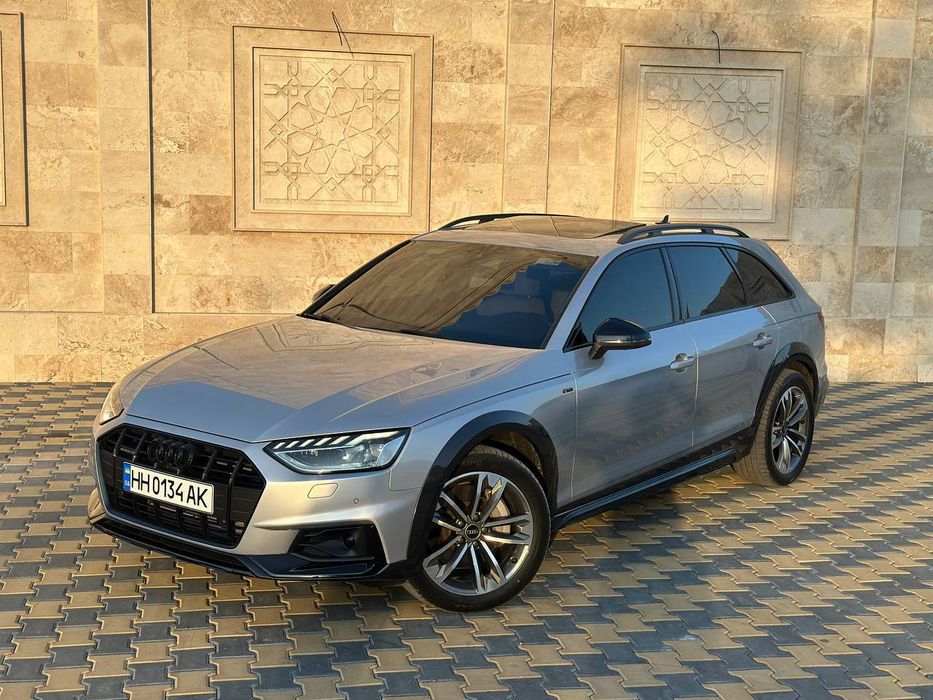 Audi A4 Allroad 2023 Quattro Ultra • S-Line