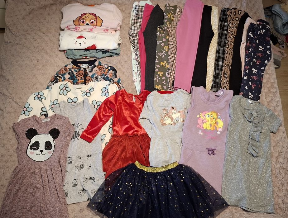 Paka ubranek dla dziewczynki110/116