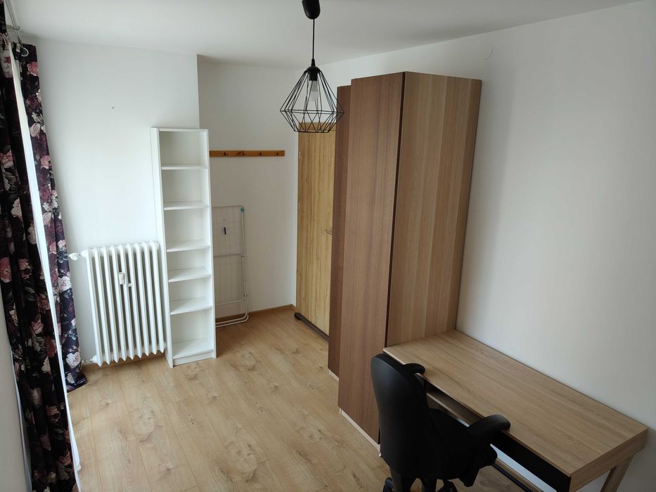 Pokój z balkonem, 3 osobowe mieszkanie na 1 piętrze, cena ze wszystkim