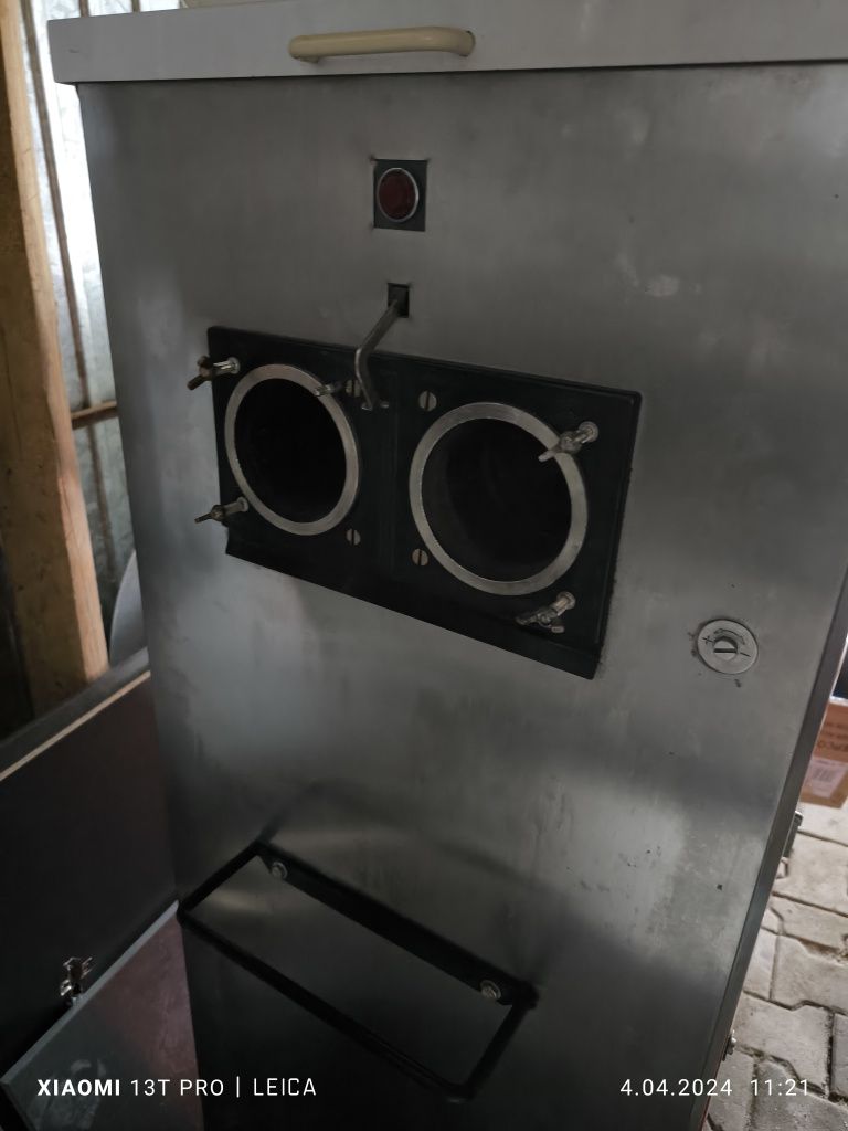 Maszyny automat do lodów DDR  lllika Mercedes ostatni rok produkcji