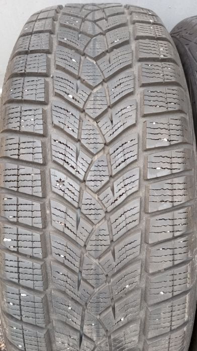 Шини зимові 215×65 R17 (2шт)