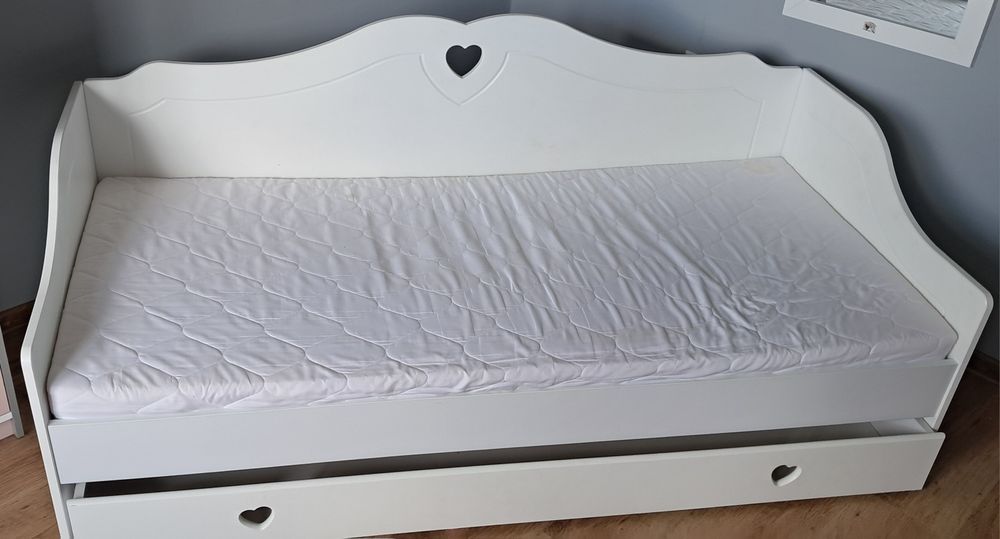 Łózko z serduszkami