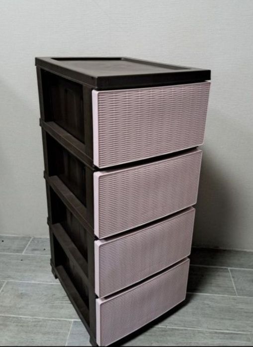 Коричневый качественный комод,шкафчик, тумбочка на 4 ящика