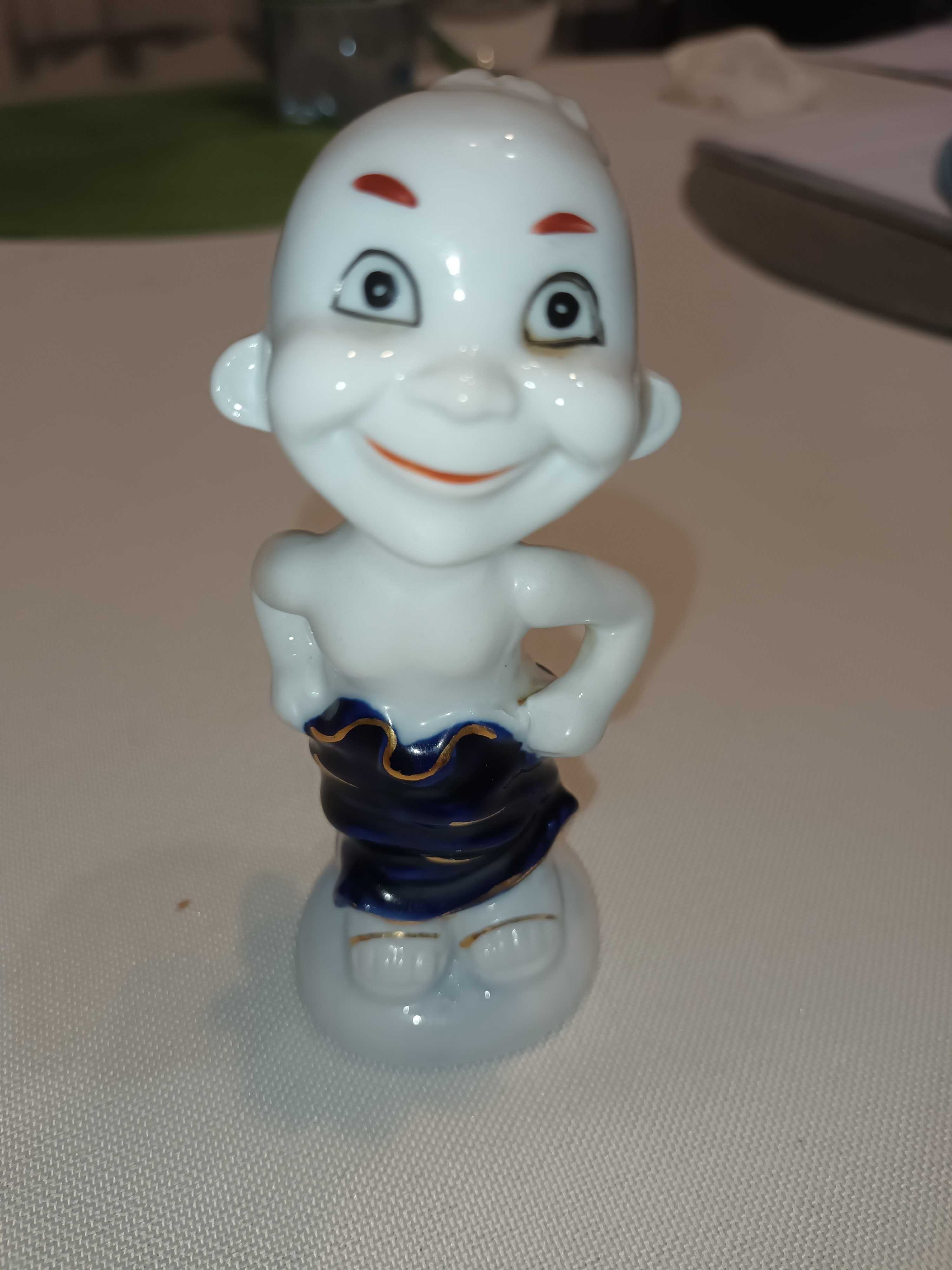 Figurka porcelanowa chłopiec EM Exclusive Collection