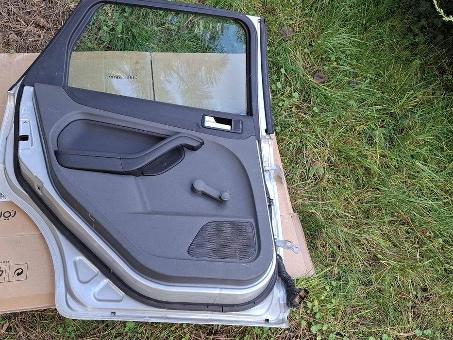 Drzwi z samochodu Ford Focus 2-2007 roku