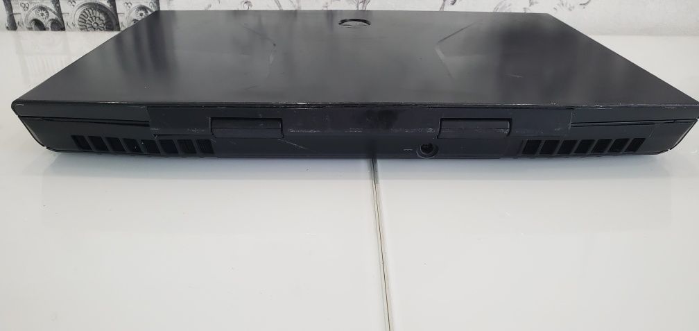 Ноутбук Alienware  17.3" Core i7 3 gen 16Gb/64GbSSD+1000Gb/Nvidia 2 GB