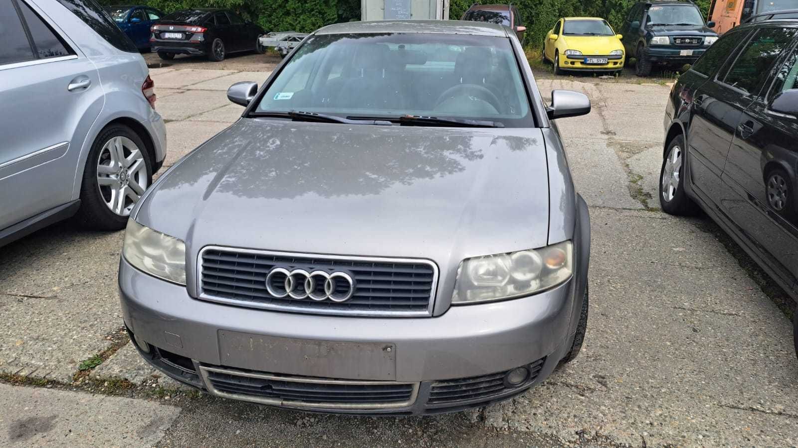 maska przód   Audi A4 B6 ,kod LY7Q
