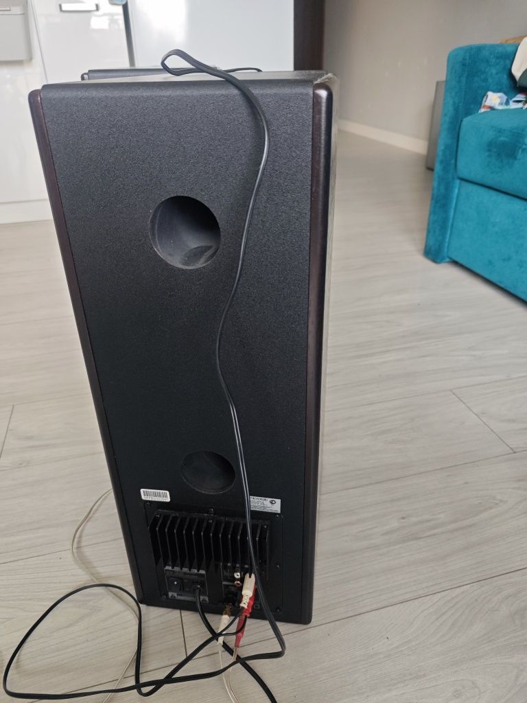 Microlab Solo 7C z pilotem.