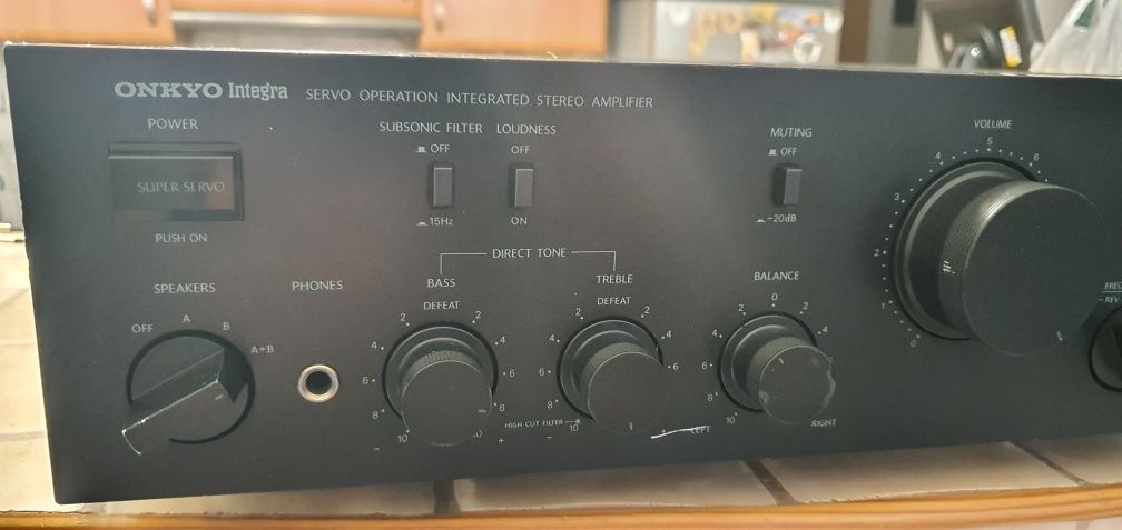 Wzmacniacz Onkyo Integra A-8015