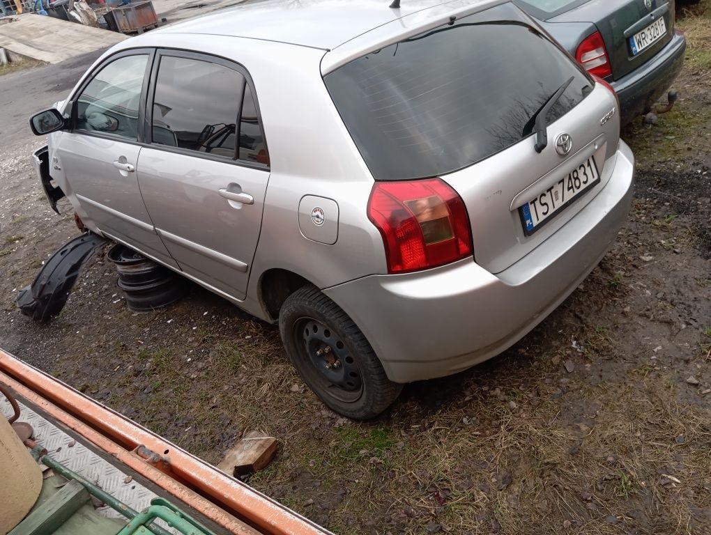 Corolla e12  2.0 d4d 2003 części, kod lakieru 199