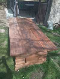 solidny stół drewniany