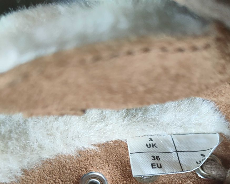 Dr. Martens trzewiki zamszowe z kożuszkiem rozmiar 36