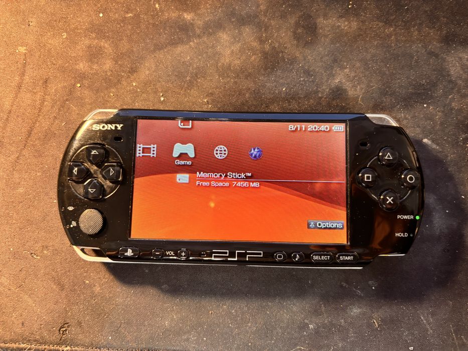 PSP Playstation portable 3000/3004 piano black