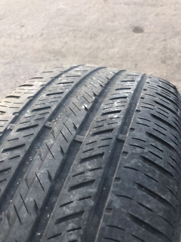 Продам гуму 215/60R17 HANKOOK KINERGY st