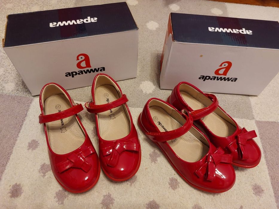 Czerwone świąteczne balerinki Apawwa dla bliźniaczek