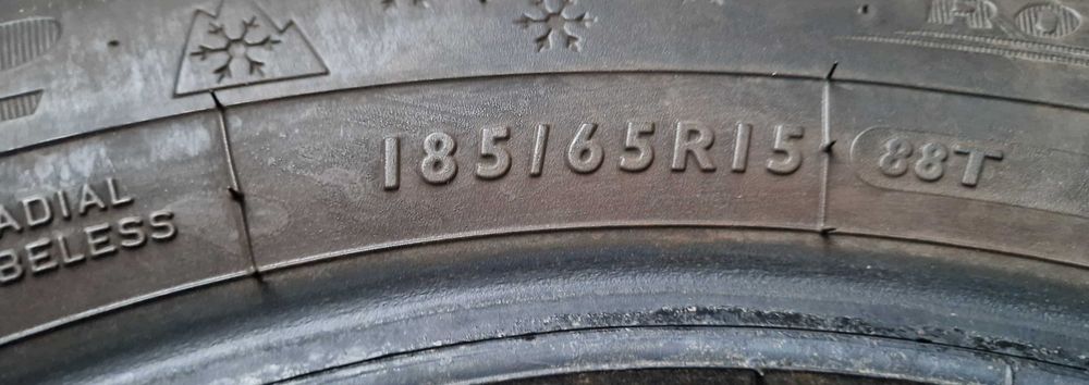 Bydgoszcz : 2 opony Dunlop Winter Response 2  185/65/R15 prod.(2424)